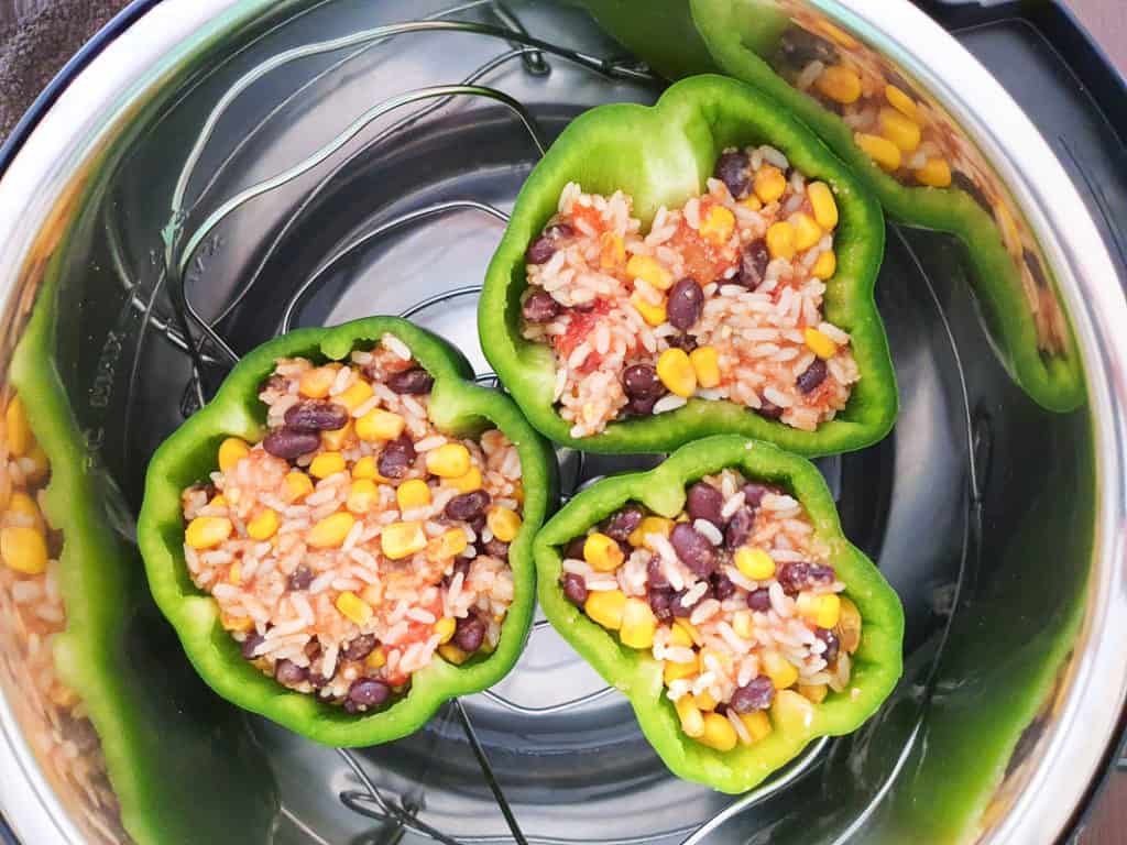 Cooking stuffed peppers in a pressure cooker