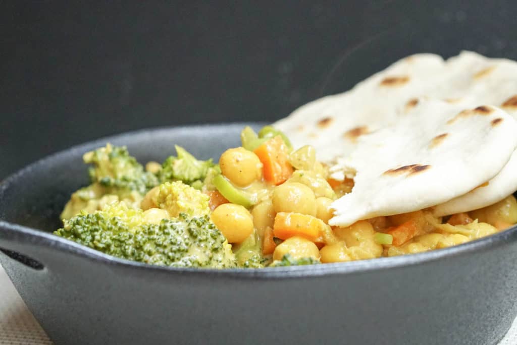 Indian chickpea curry with fresh naan