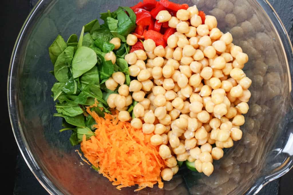 chickpea spinach salad with curry
