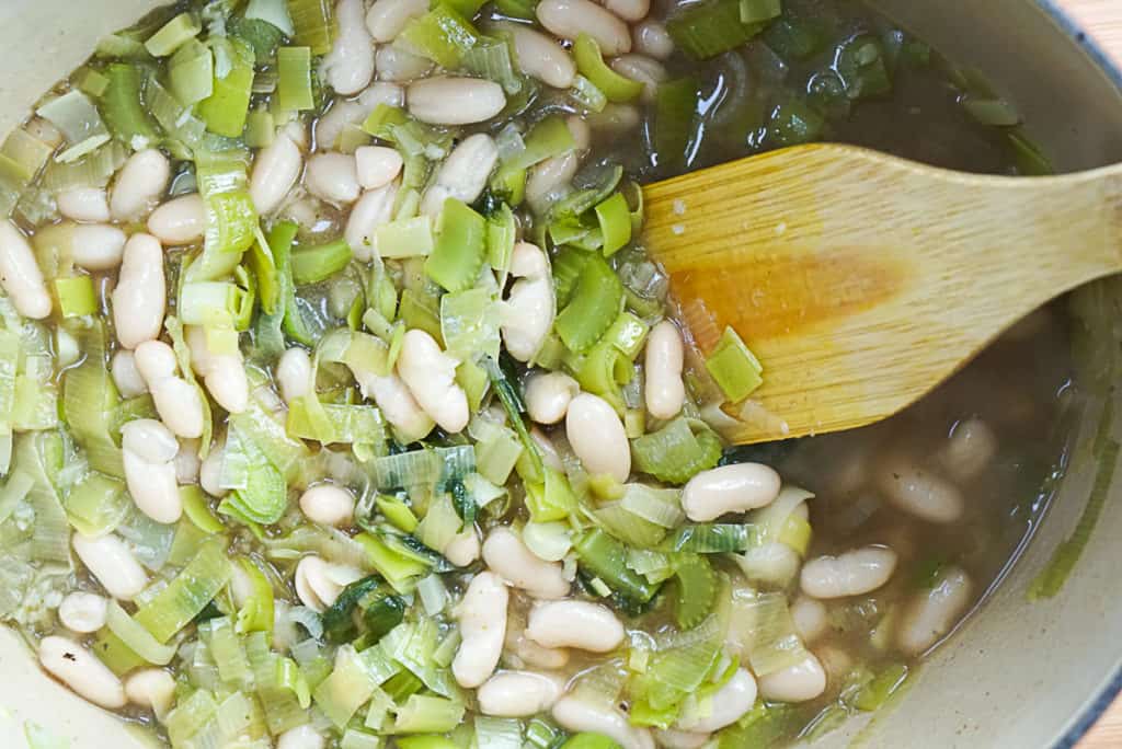 vegetable and white bean soup