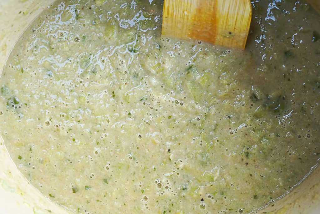 Using an immersion blender for a white bean soup